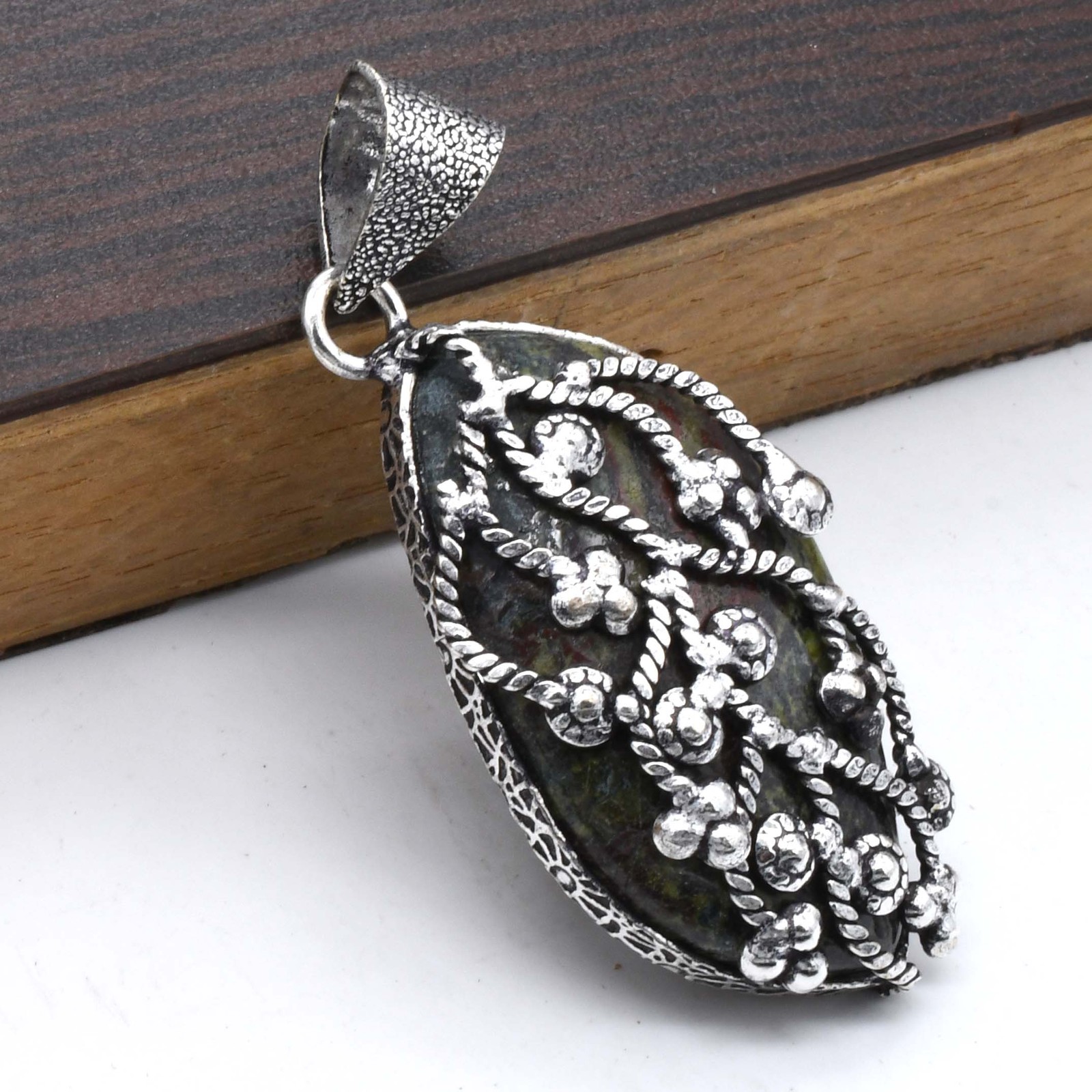 Dragon Blood Agate Natural Gemstone Pendant Jewelry 0.9″ P 4367