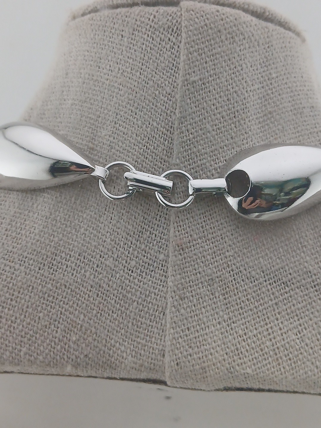 1980s Silver Tone teardrop design panels chocker necklace