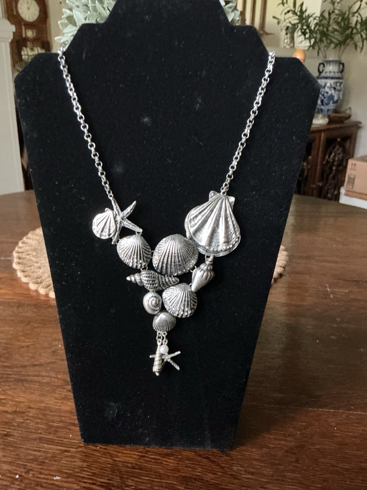 Silver Tone/Pewter Shell Costal Beach Statement Necklace 18” w/ 2” Extender