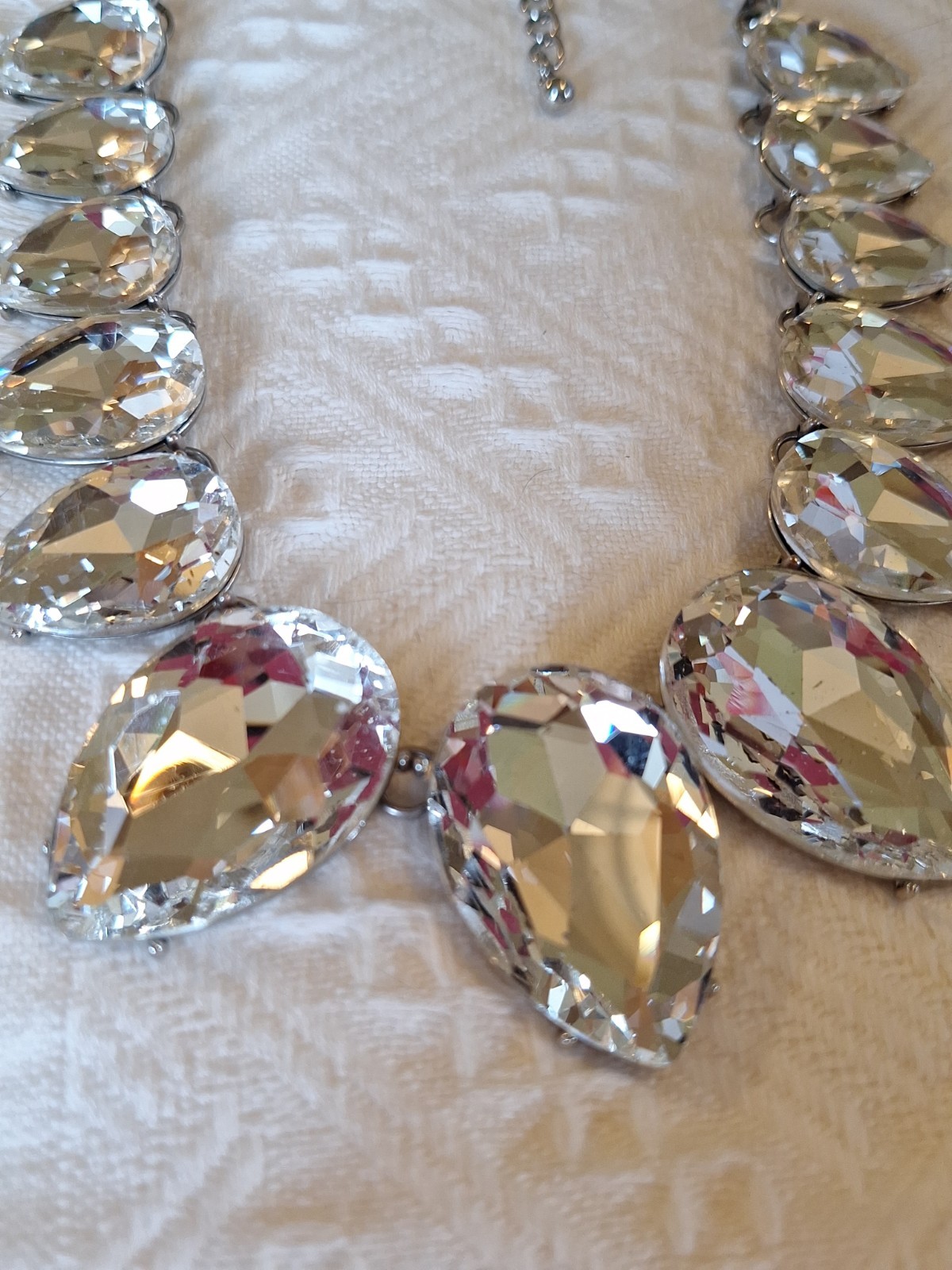 Chunky Clear Faceted Teardrop Crystal & Silvertone Chain Link Necklace 20″+ Glam
