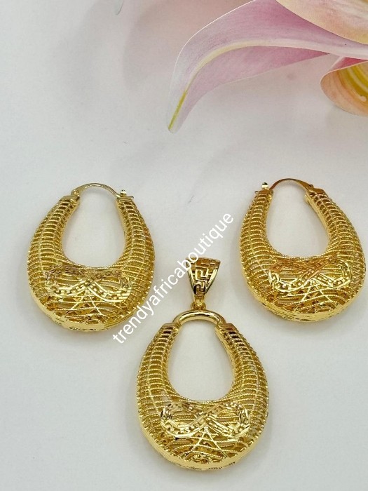 2pcs Pendant & earrings hoop set. 18k electroplated quality set