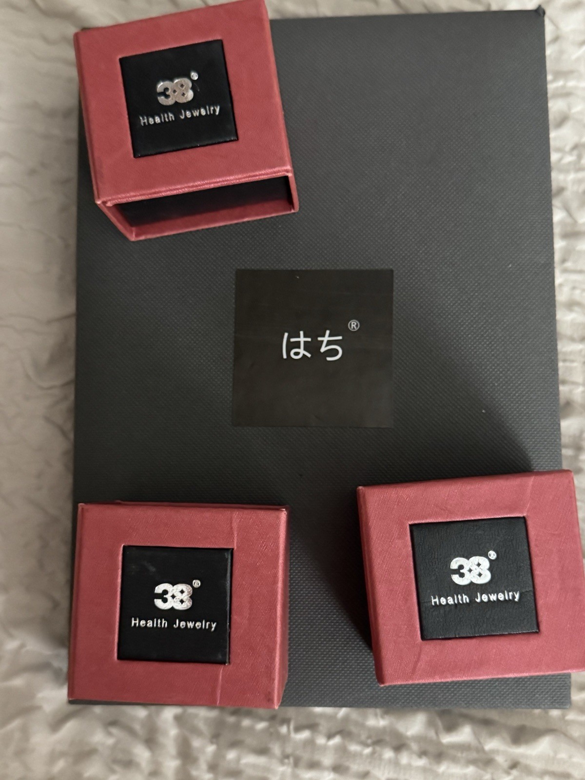 Lot – HAQI Magnetic Therapy Necklace & (3) 38deg Rings Various Sizes
