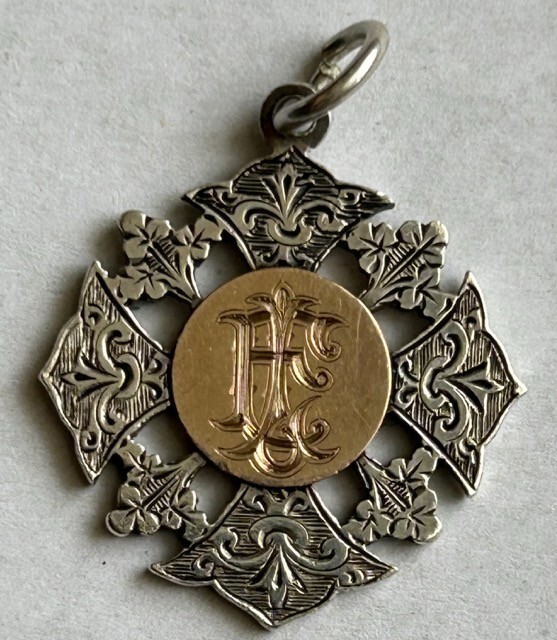 GREAT BRITAIN SLIVER & GOLD PENDANT – DENMARK HILL GYMNASIUM 1901