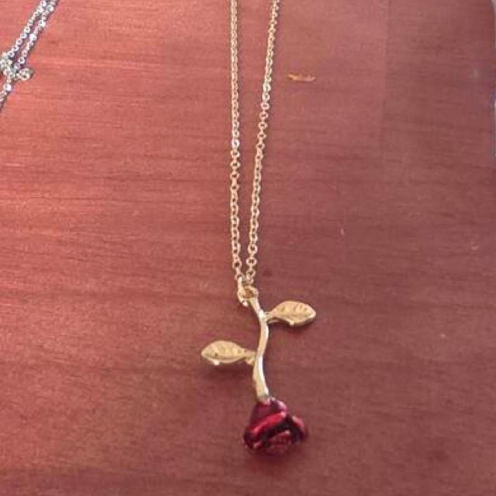 ꧁ᬊᬁ sweetest rose drop gold plated necklace ᬊ᭄꧂