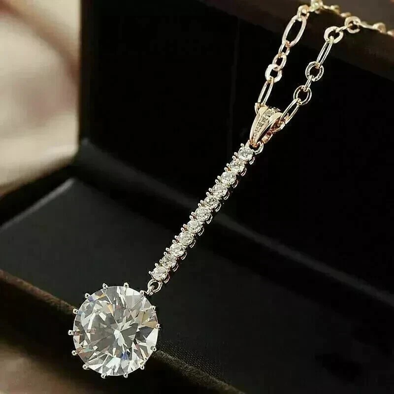 Pretty 2Ct Round Cut Simulated Diamond Women’s Pendant In 14K White Gold Plated
