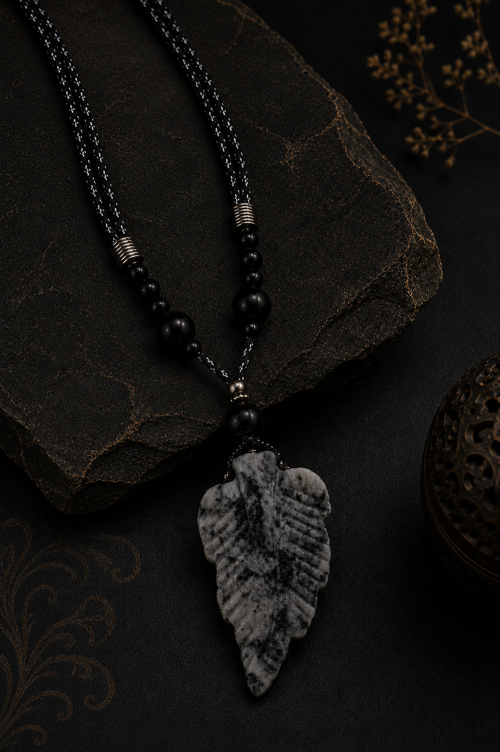 Handmade Dentritic Agate Leaf Pendant Necklace Natural Stone Boho jewelry Gift