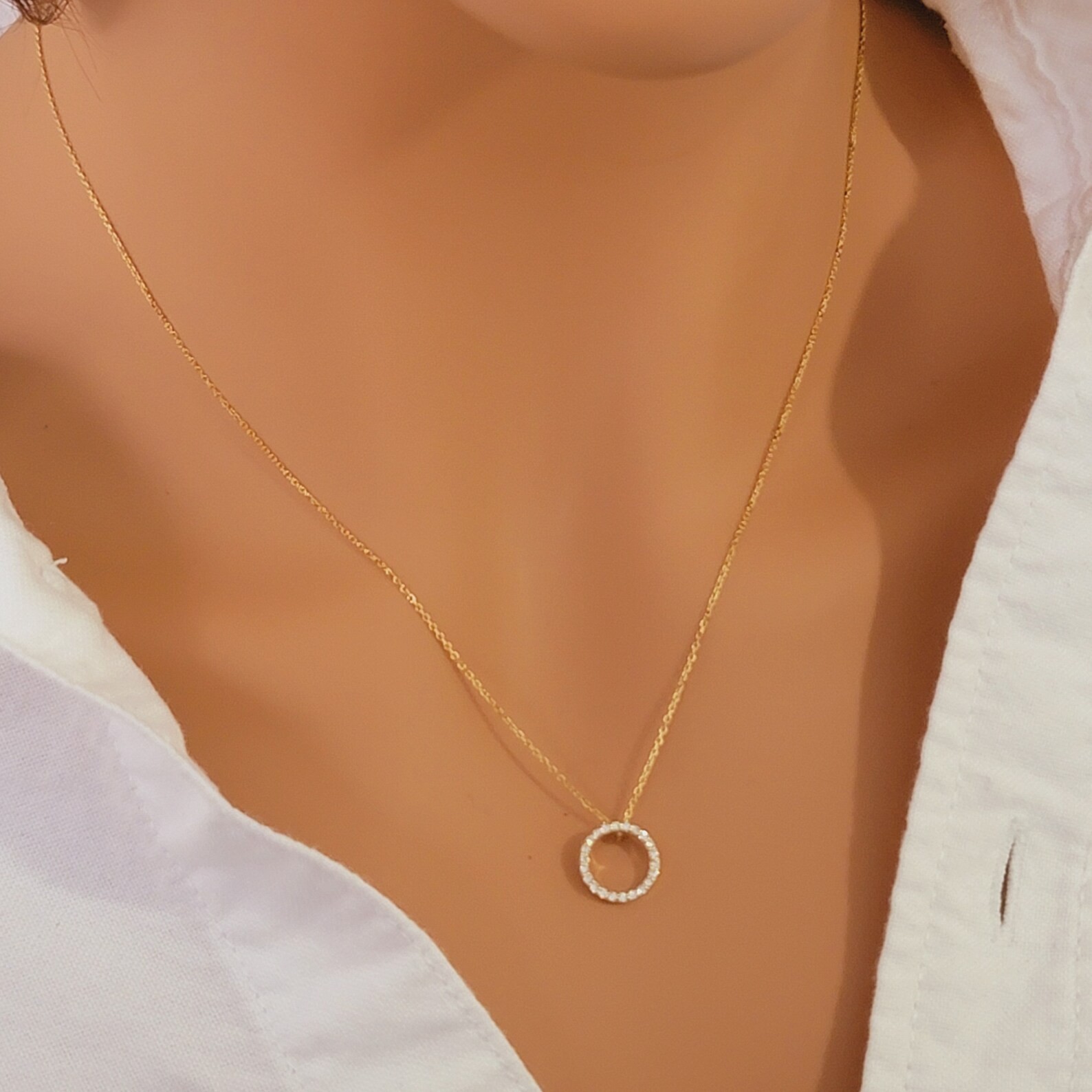 Lab Grown 0.10 Ct Round EF VS Diamond Circle Shape Necklace in 14K Solid Gold