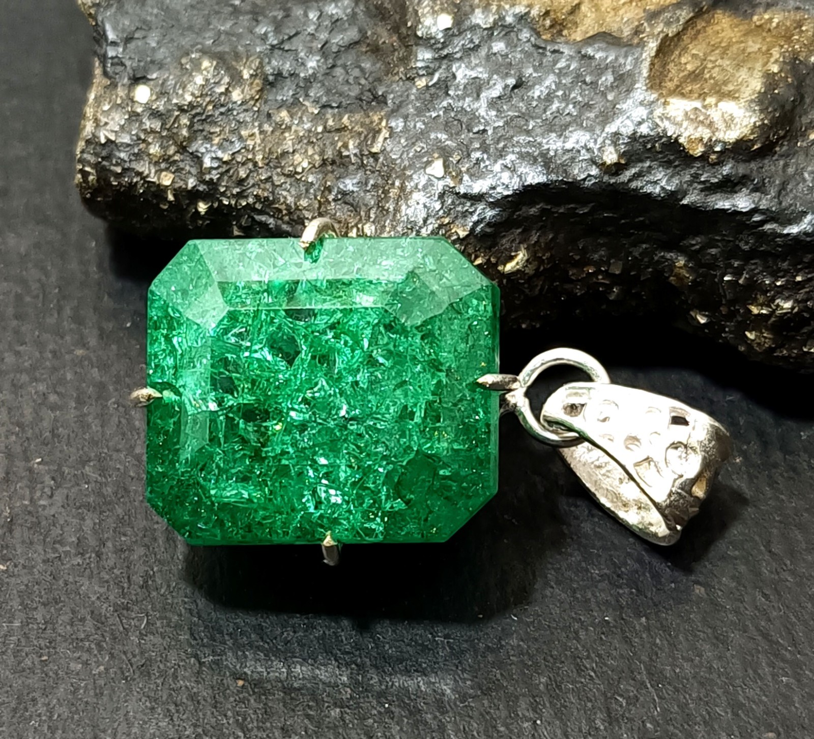 Certified 75.95ct Natural Emerald 925 Solid Silver Emerald Cut Pendant Gemstone