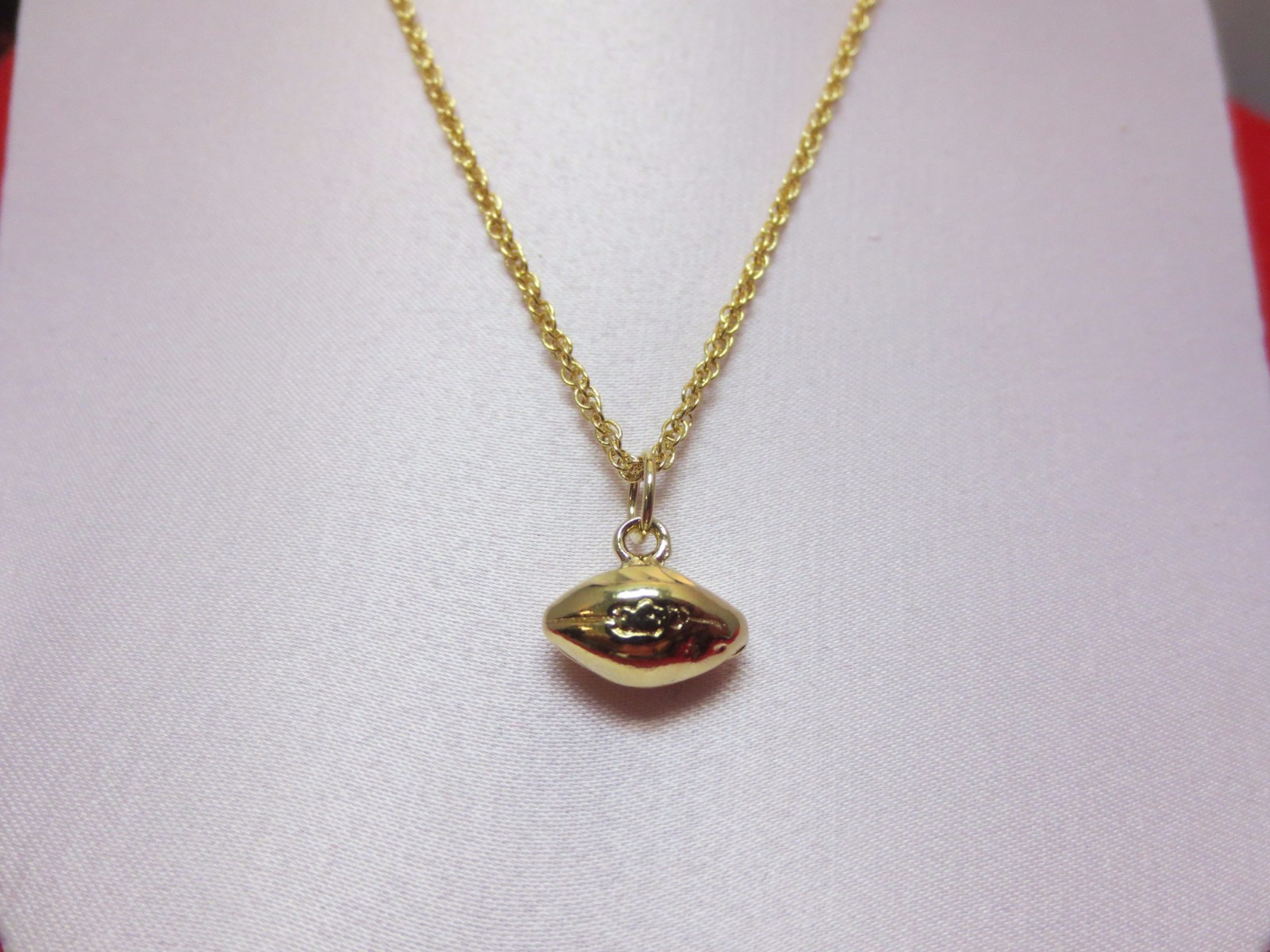 14 KT GOLD EP 3D FOOTBALL SPORTS ATHLETICS CHARM WITH AN 18″ ROPE CHAIN-2263