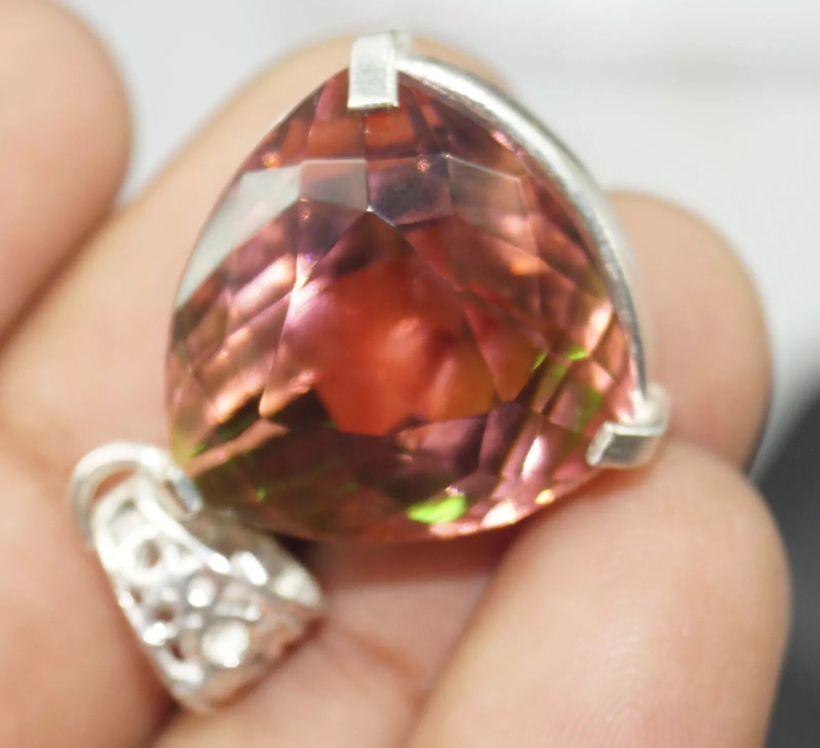 Certified 51.38 Ct Trillion Natural Zultanite 7 Color Pendant 925 Silver Jewelry