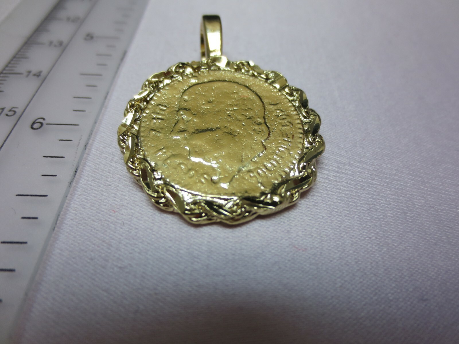 14 KT GOLD PLATED 2 SIDED MEXICAN COIN CHARM PENDANT W/ 18″ 2.5MM ROPE SET-2200
