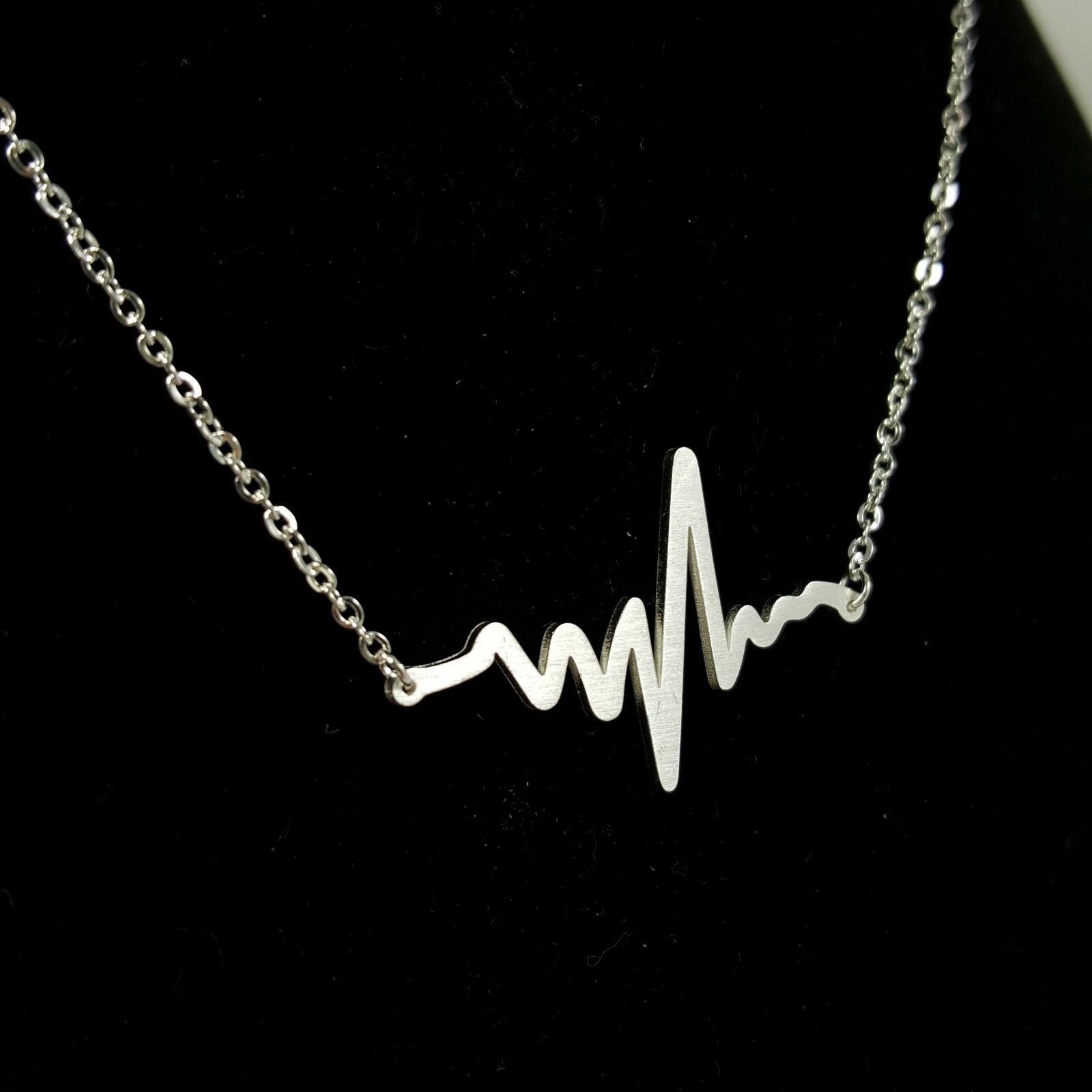 Beat Silver Plated Necklace in Gift Box Heartbeat Sound Wave Music Pulse