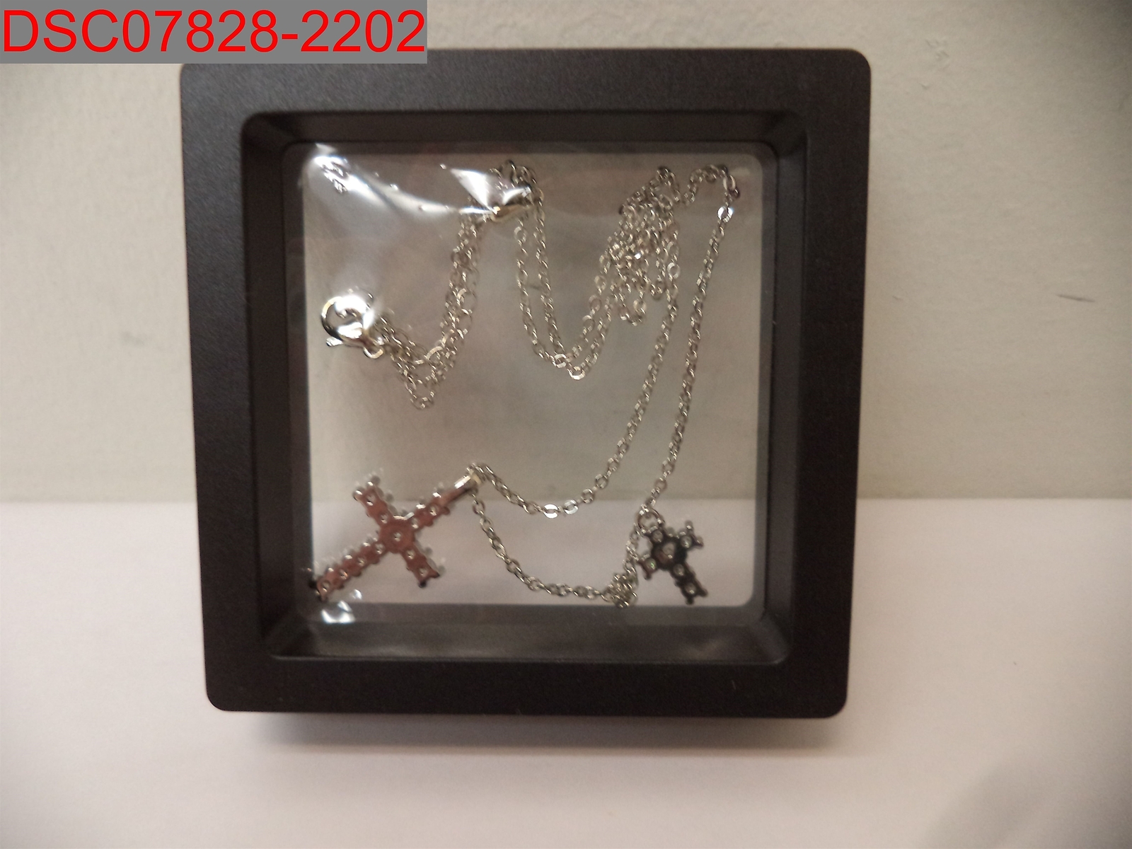NWOT – Unisex Adult Double Cross Necklace, One Size