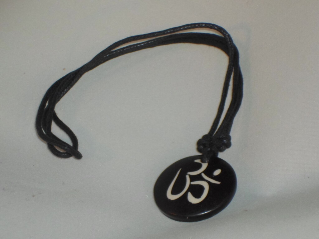 Brown Pendant Tao Imitation Yak Bone Necklace Spirituality T15-4