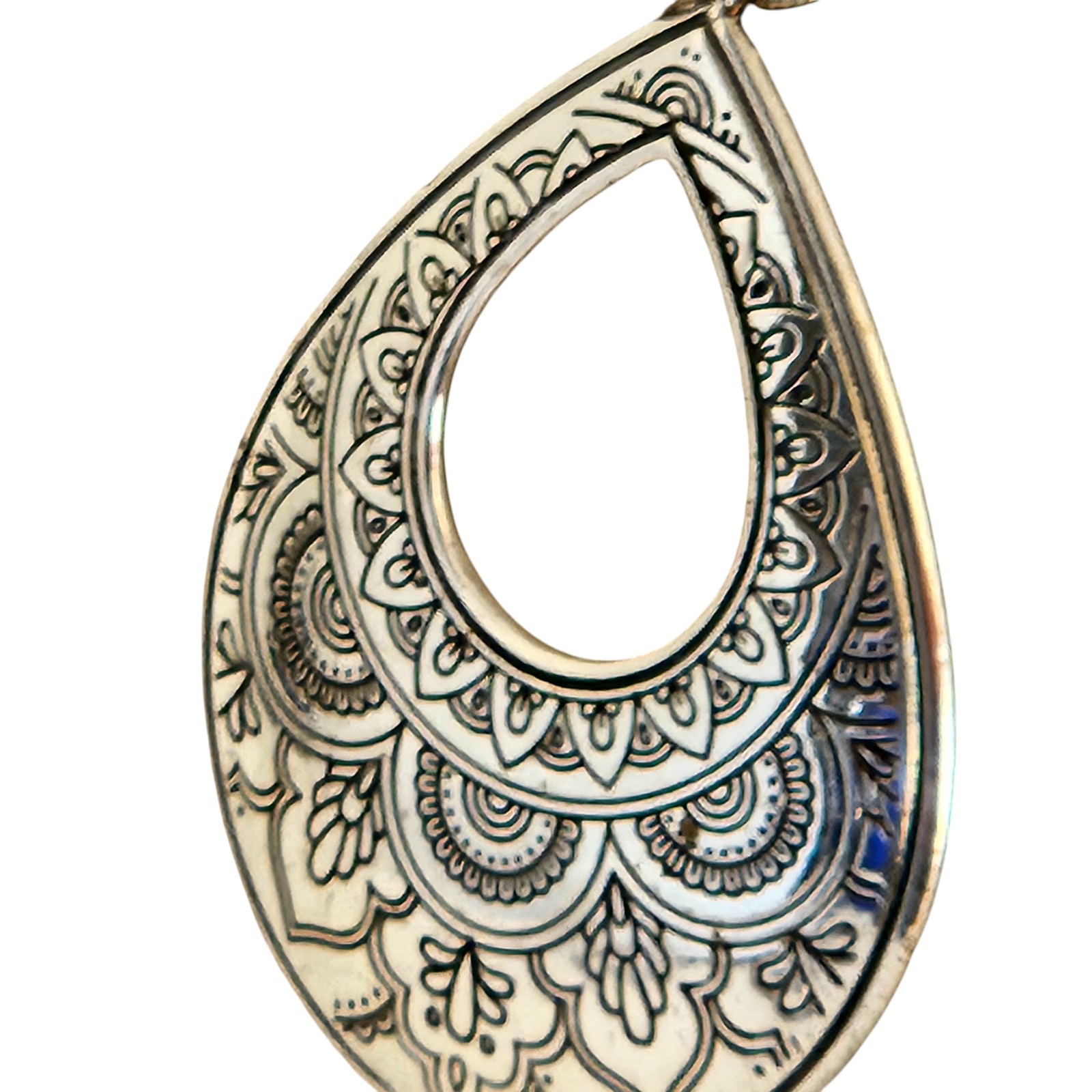 Silver Tone Engraved Medallion Snake Chain Adjustable Necklace 30″ plus
