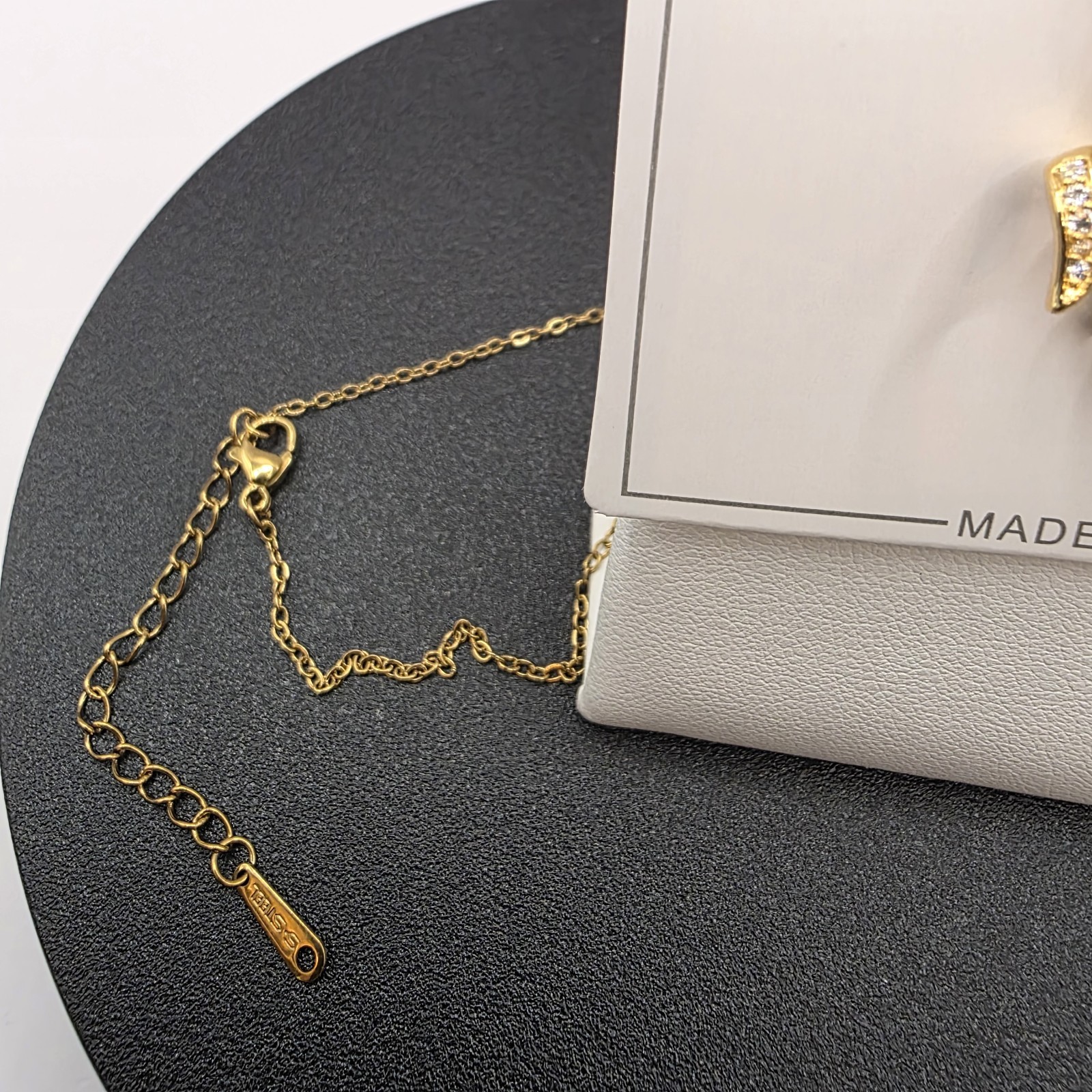 Stainless Steel Copper Plated 16″Necklace w/19mm Cz Rabbit Pendant