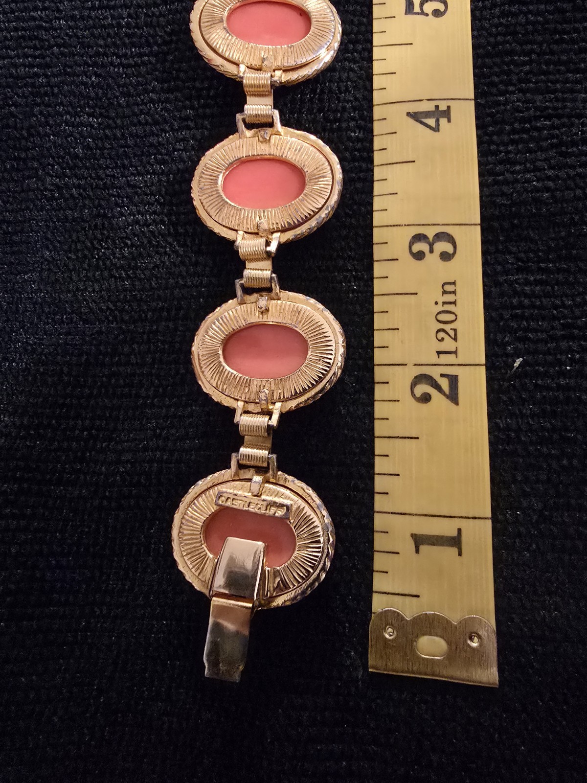 Castcliff Statement Chunky Coral Gold Tone Shell Link Neclace- Rare
