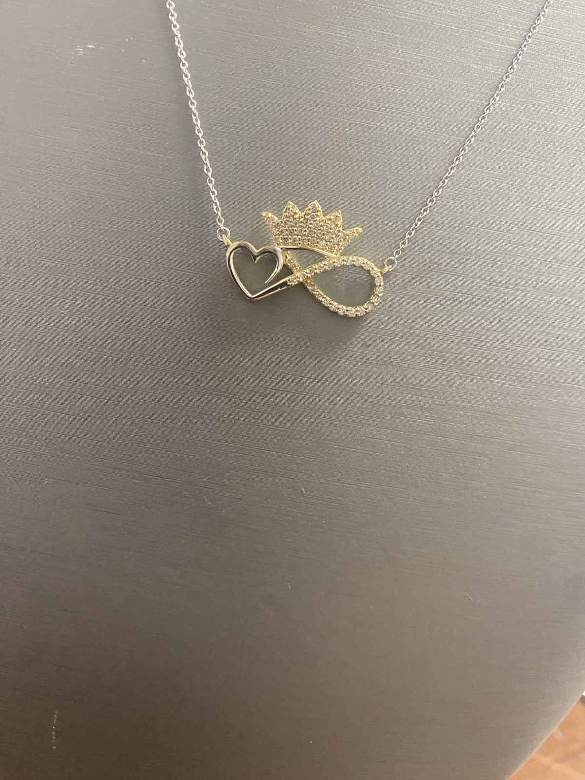 10K White Gold natural Diamond Heart Infinity Crown Pendant chain #00783139