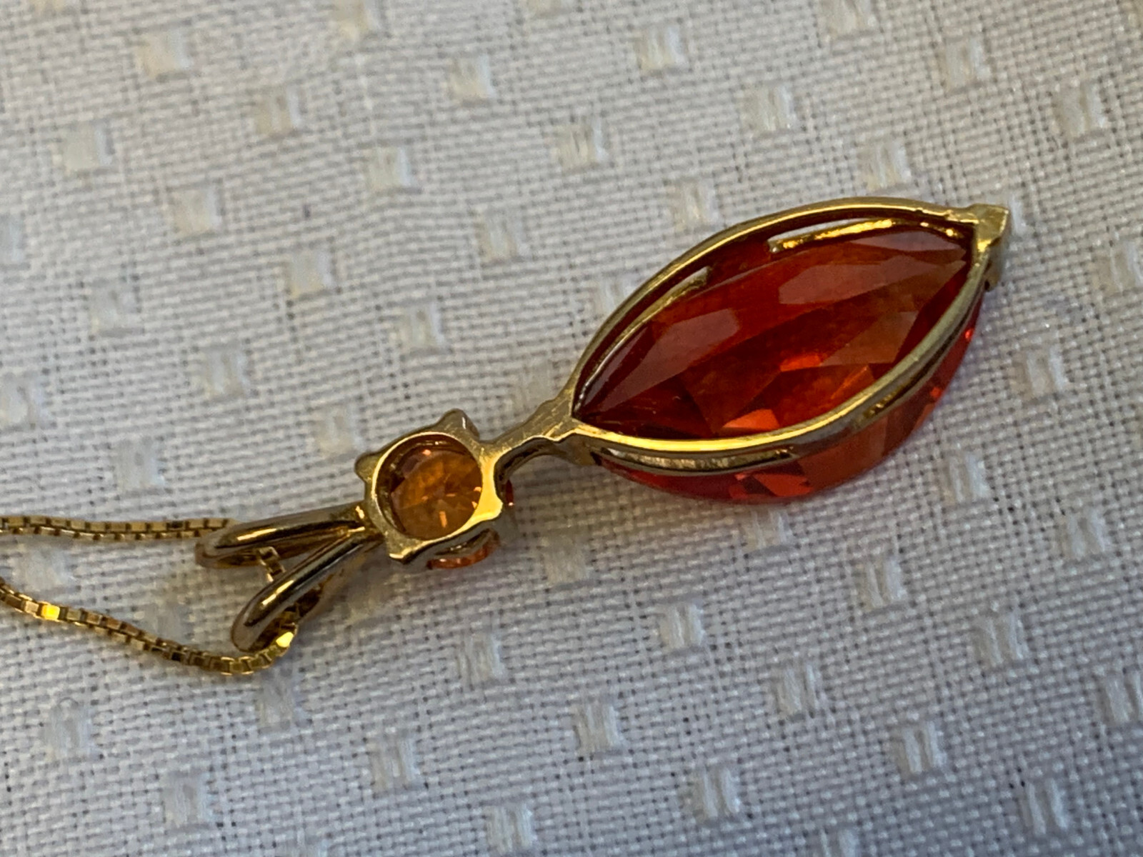 10K Yellow Gold Necklace 2.7g Jewelry 18″ Box Chain Curved Orange Stone *READ*
