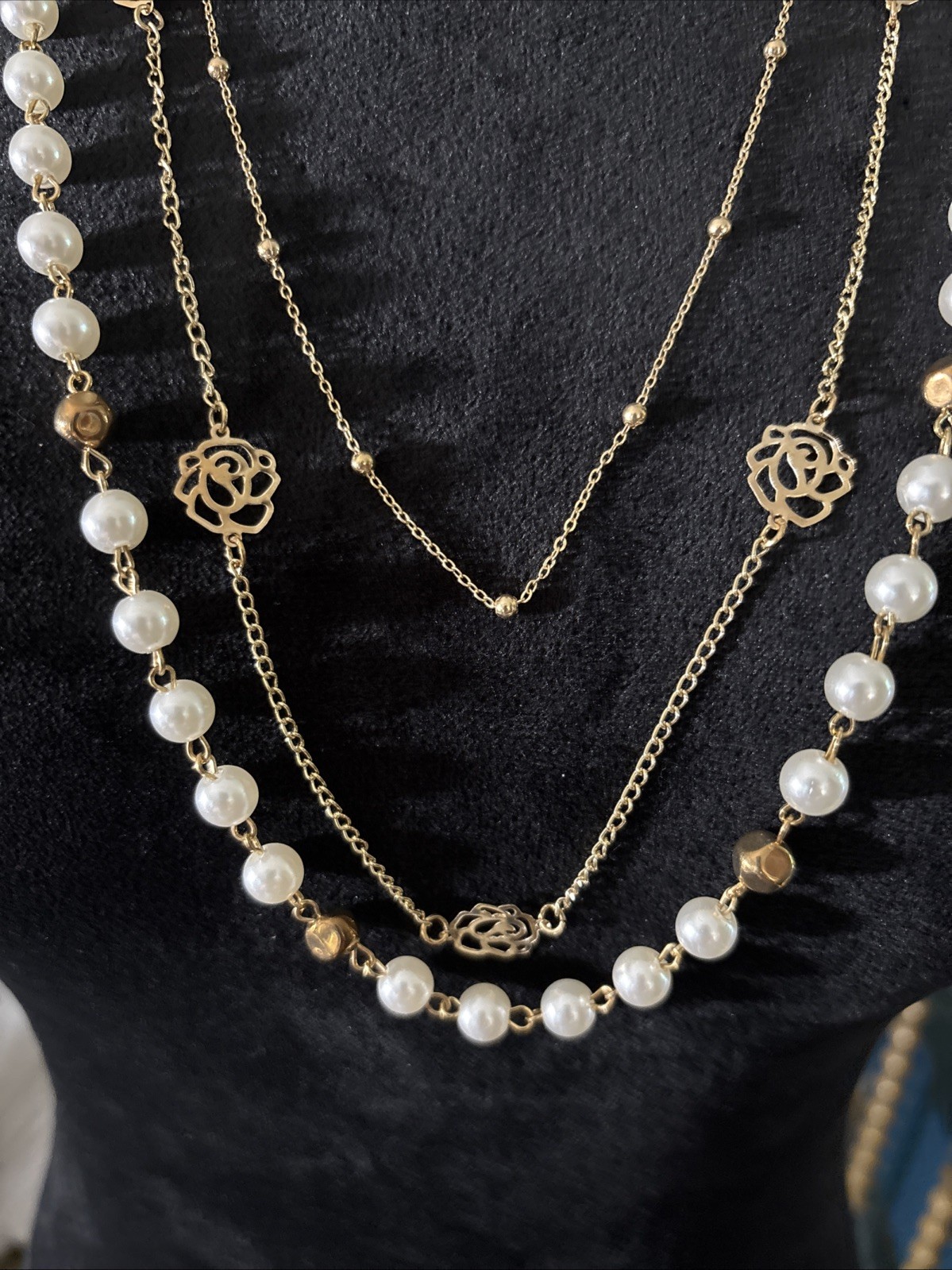 3 Strand Gold-Tone Necklace White Pearls Filigree Rose Beads Design 12″ Drop