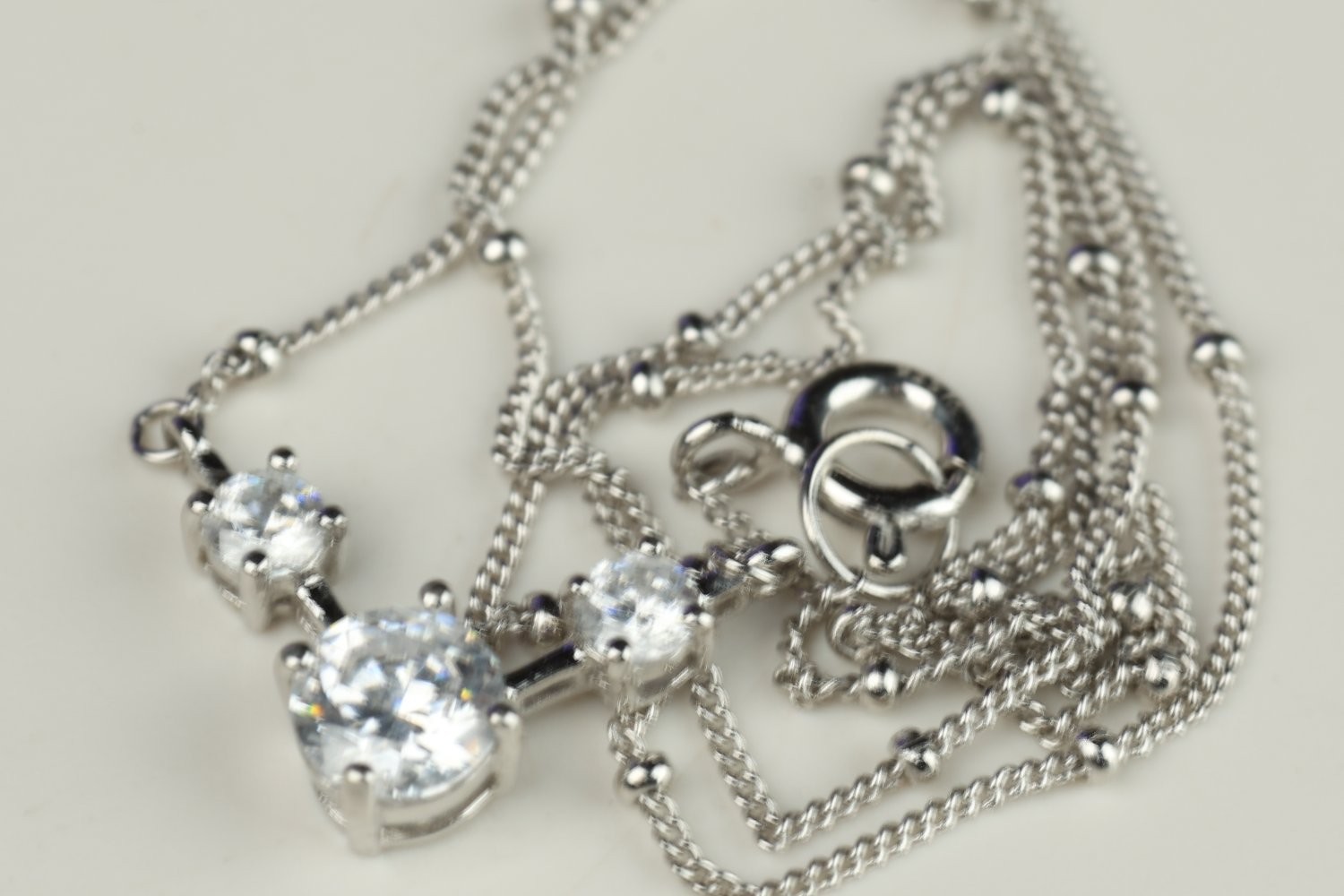 925 Sterling Silver Three Stone Cubic Zirconia Necklace 18″ Beaded Chain China