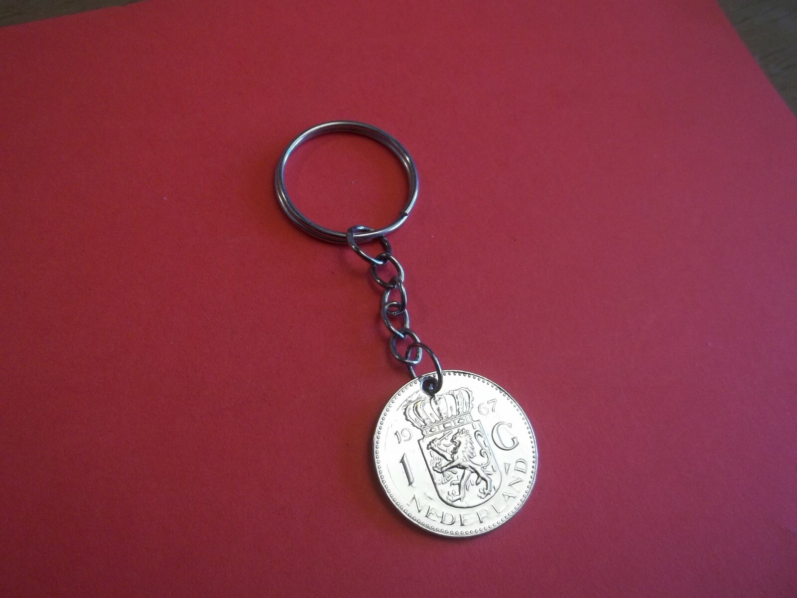 ONE (1) GUILDER COIN – NETHERLANDS – KEY RING / CHAIN – 1967 to 1980