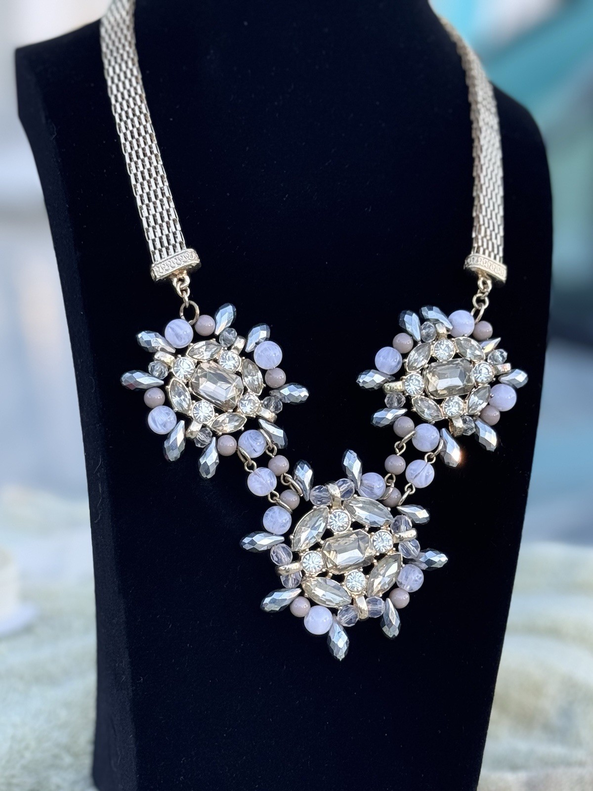 Stunning Bib Statement Crystal Rhinestone Necklace gold tone mesh chain 17-20 in