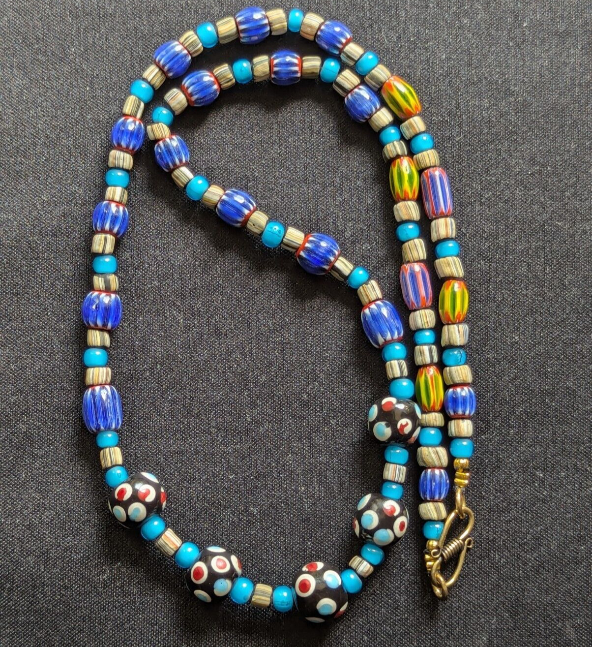 MixGlass Chevron & whiteHeart with EyesGlass Beaded Necklace