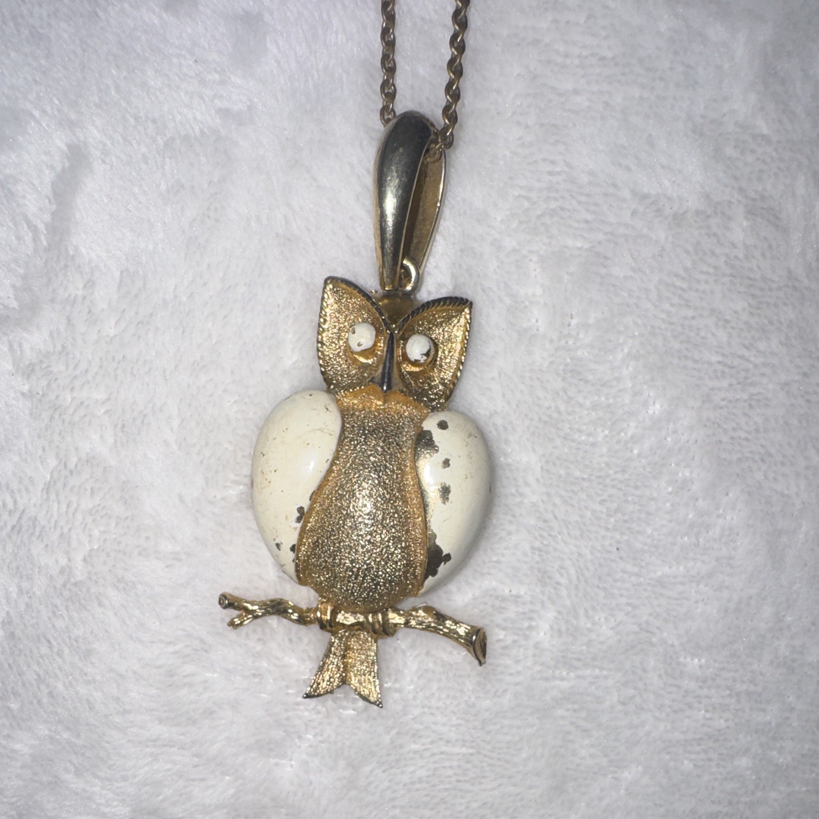 Gold Tone Owl Charm Pendant Necklace White Enamel Ball/Bead Chain Spring Ring
