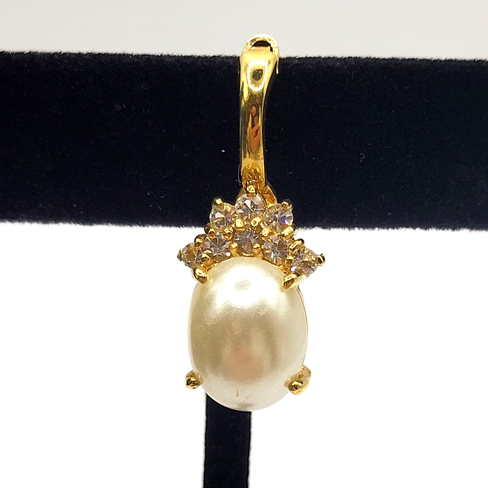 Faux Pearl Prong Set Crystal Rhinestone Crown Gold Tone Open Latch Bail Pendant