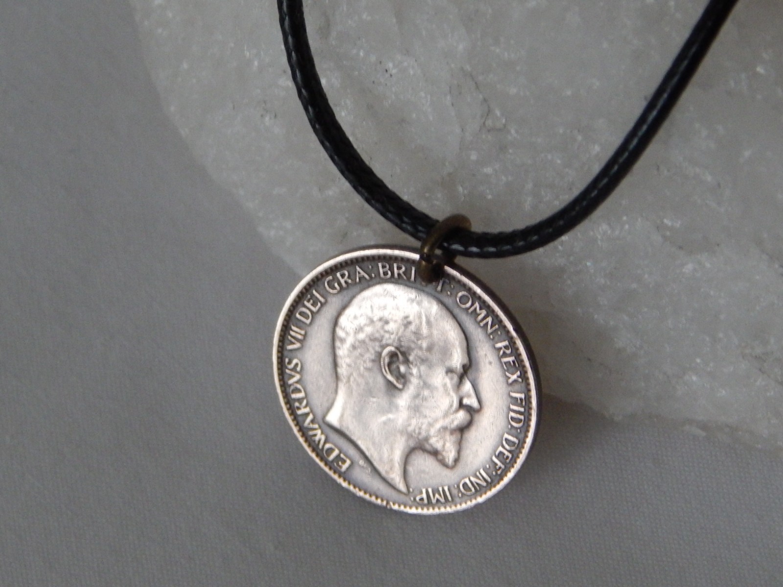 Antique 1907 Britain Bronze Farthing Coin Pendant Necklace Trident Shield #218