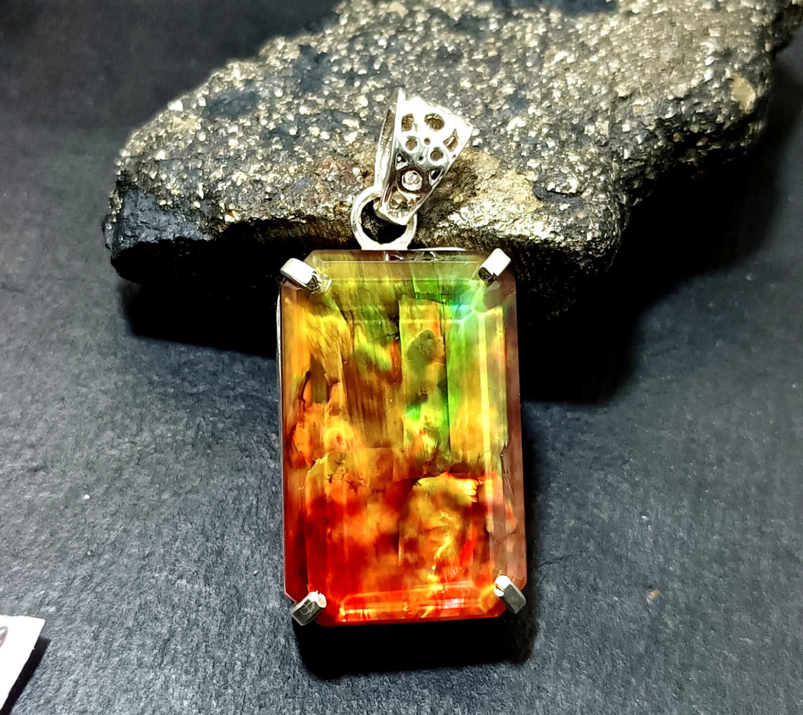 58.40 Ct Natural Ammolite 925 Solid Silver Rainbow PENDANT Certified Gemstone