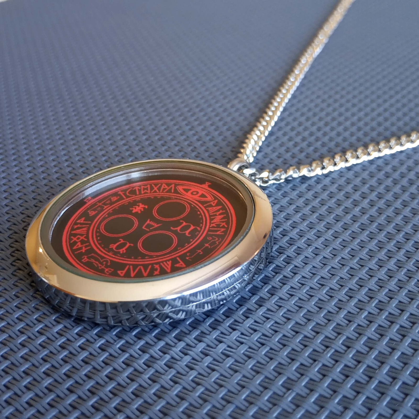 Silent Hill Halo Of The Sun / Seal of Metatron Horror Game Logo Pendant Necklace