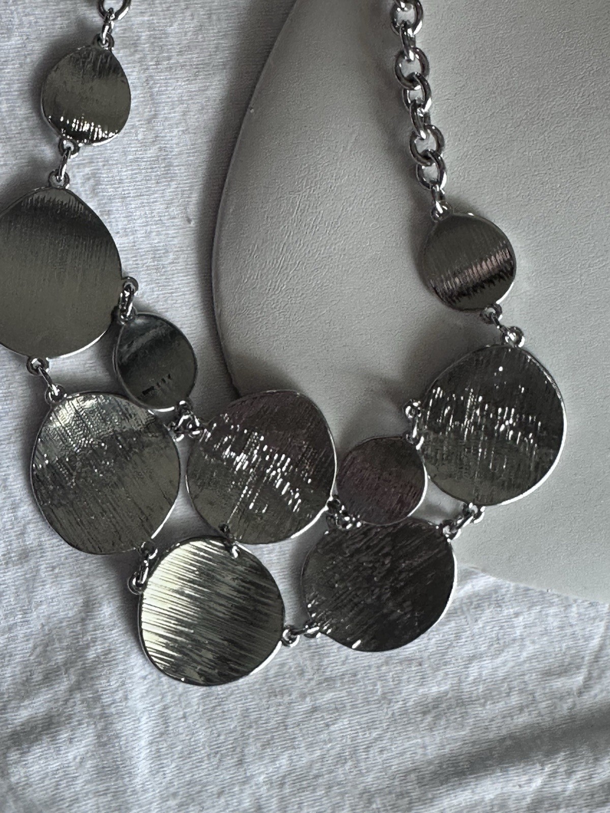 New Directions 20″ Necklace Polished & Hammered Discs Thick Rolo Chain NEW