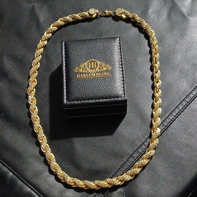 Golden twisted rope icee chain