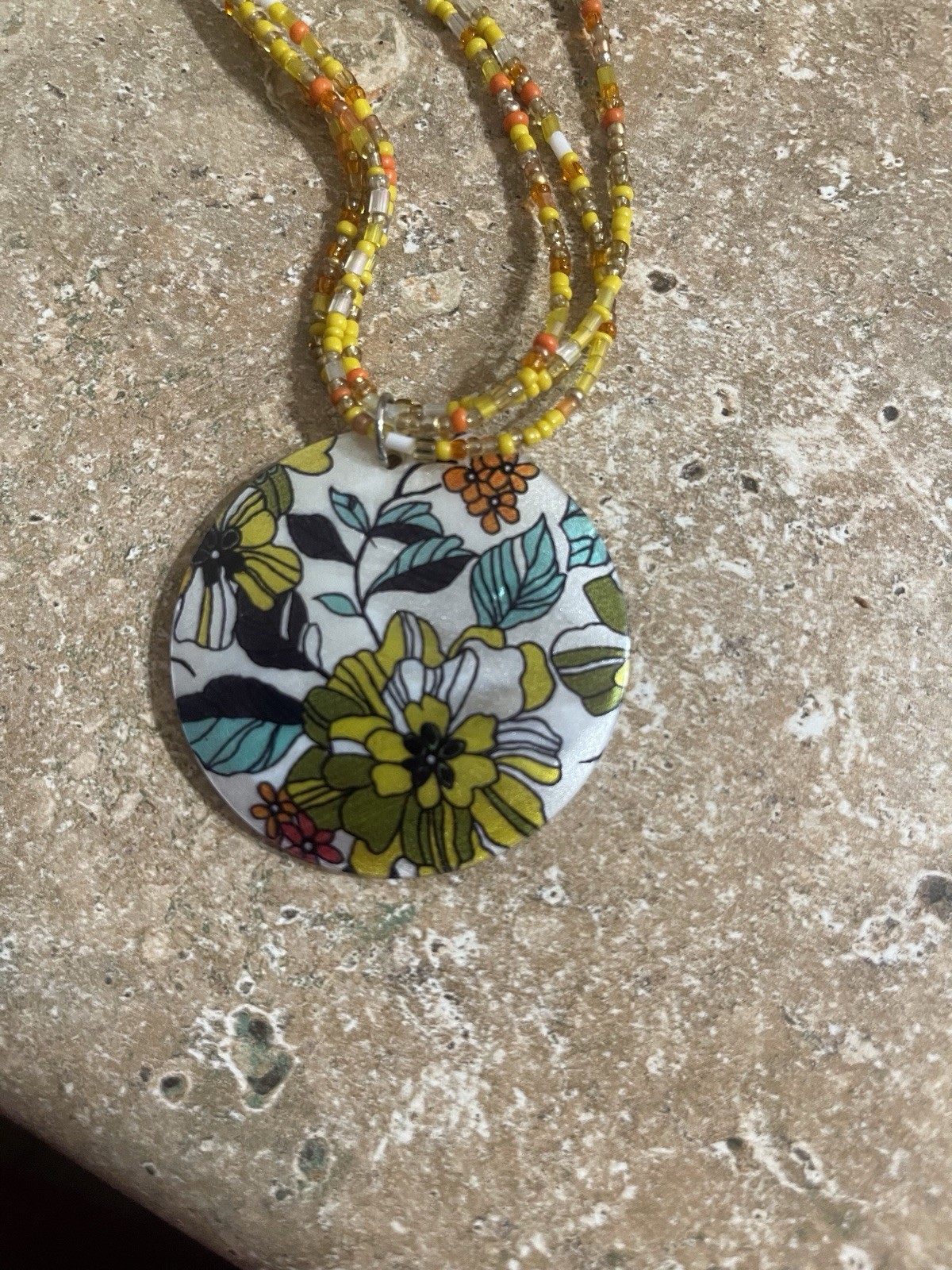 MOON COLOR Multicolor Beaded Necklace Round Floral Charm Pendant