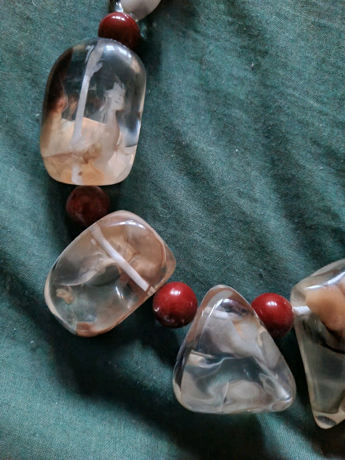 Jackie Brazil Sobral Vesubio Cusco Chunky lucite resin Necklace N1616