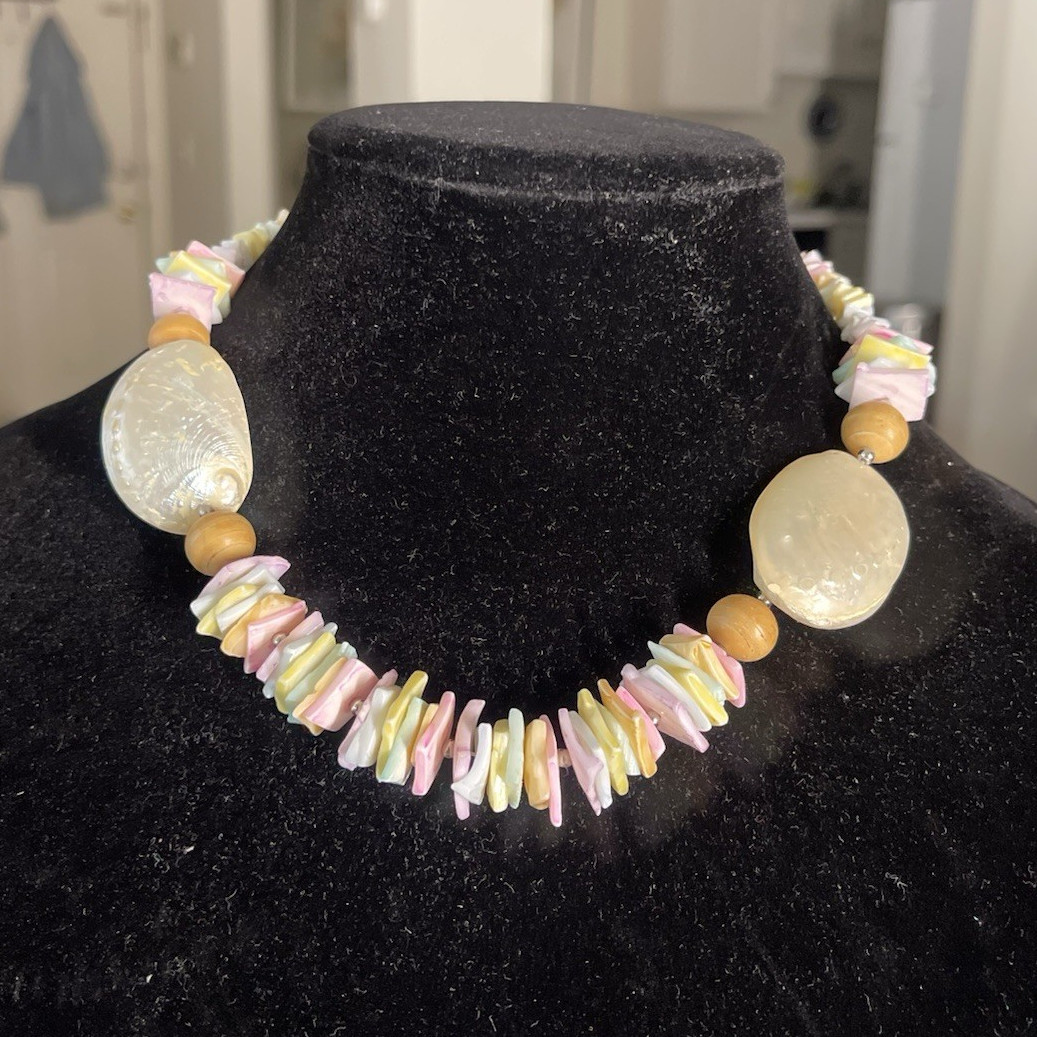 Multicolor Natural Shell Chip Beaded Necklace, Ball/Bead Chain, Spring Ring
