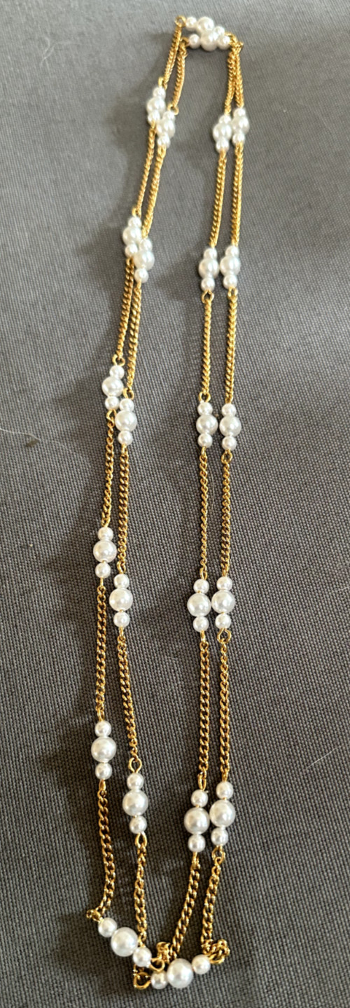 Gold and Pearl Necklace 22 Inches Long Excellent Condition Vintage