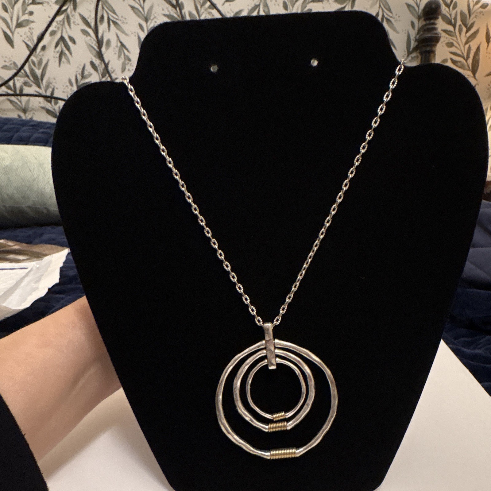 Silver Tone Double Circle Ring Pendant Necklace 30 in Oval Link Lobster Clasp