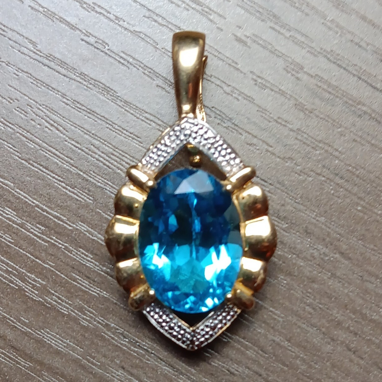 Gold Aquamarine Oval Stone Pendant Charm 1.5″, Prong Set Yellow Gold Metal