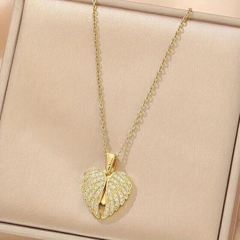 Round Cut Simulated Diamond Women’s Heart Wing Pendant In 14K Yellow Gold Plated