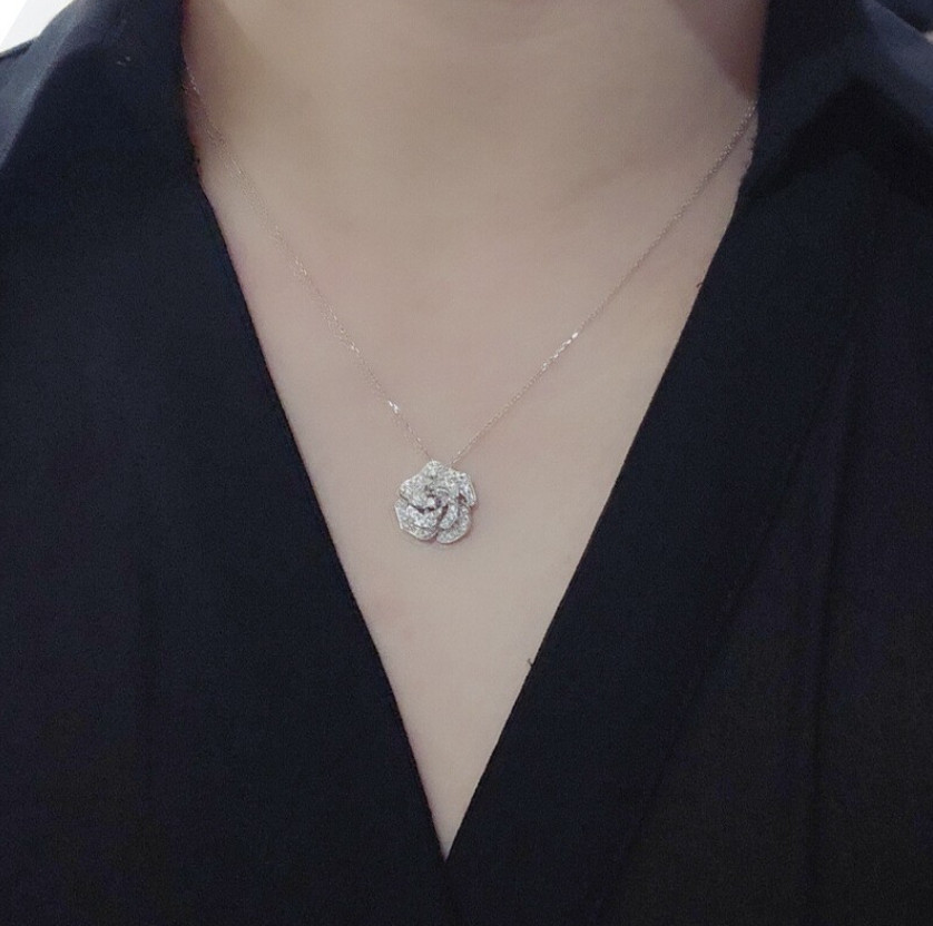 14K White Gold Plated FLOWER NECKLACE Cubic Zircon PENDANT w Chain Gift Box PE24
