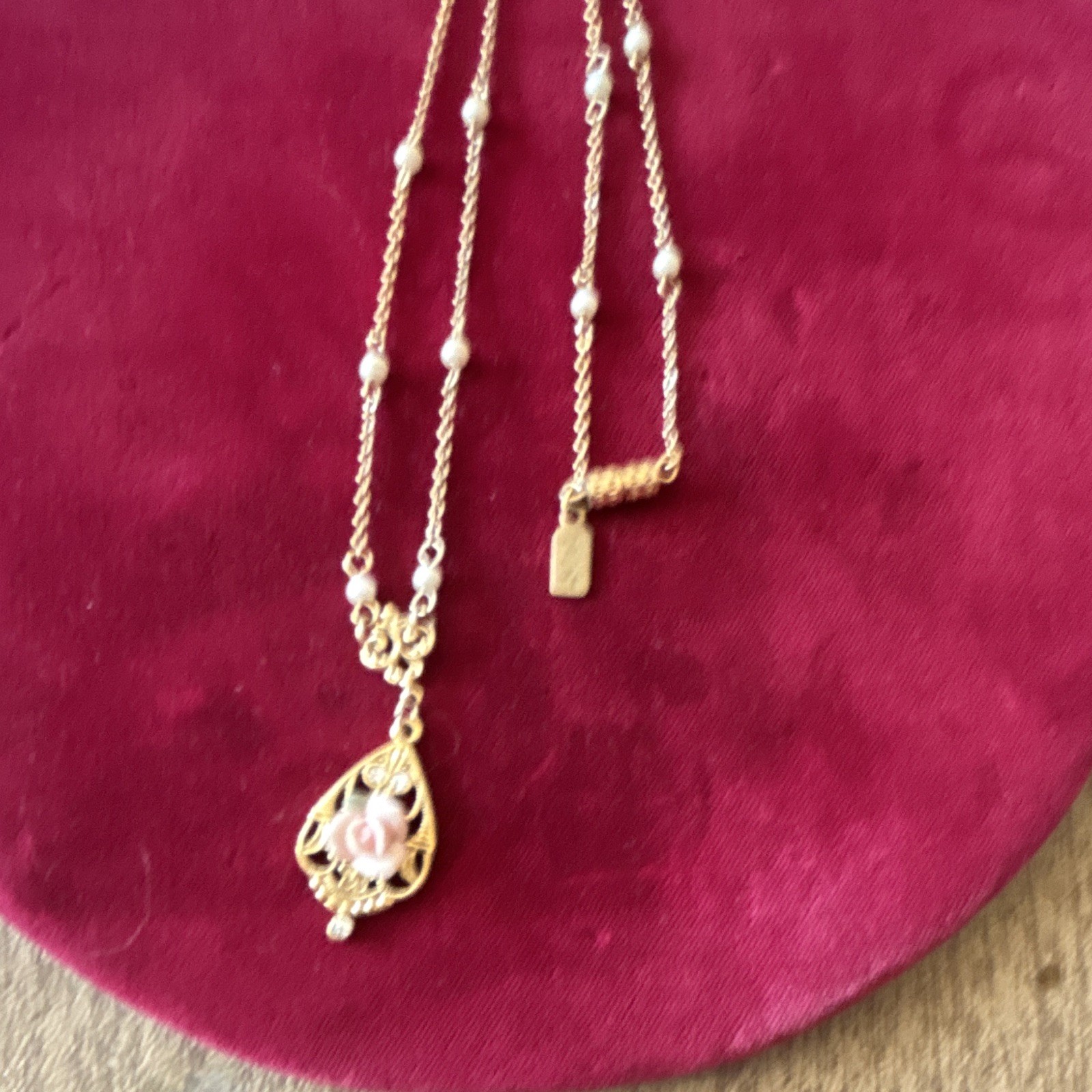 Gold Tone Cable Chain Necklace Imitation Pearl Stations Teardrop Charm Pendant