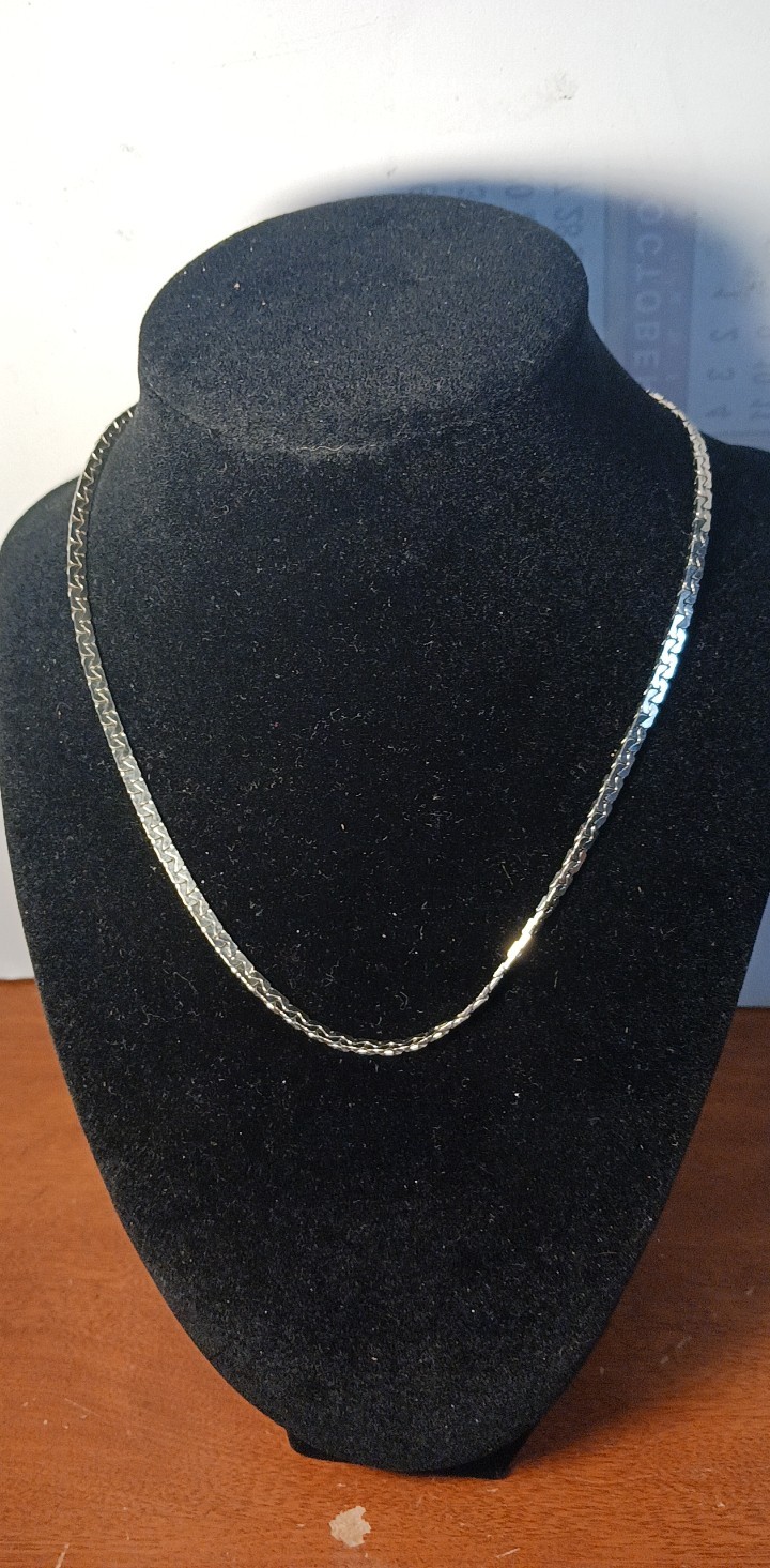 Silver Tone Flat Herringbone Style Chain Necklace 15” Non Magnetic Classic