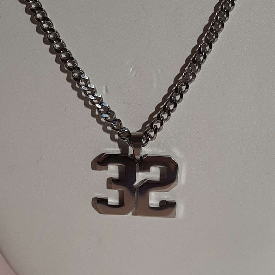 #32 BASEBALL FOOTBALL NUMBER Pendant Charm / 18″-24″ STAINLESS CHAIN NECKLACE