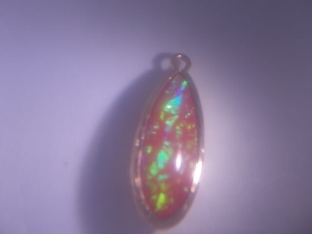 Enhanced Synthetic Opal Pendant & 18″ Necklace! FREE SHIPPING IN THE USA!