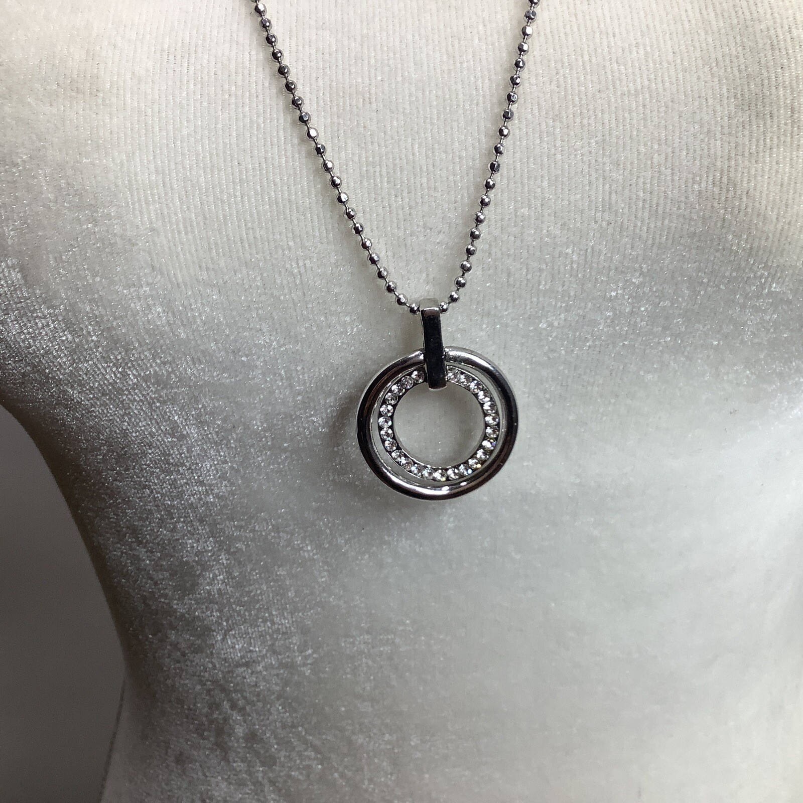 Cookie Lee Silver Tone 2 Circle Hoop RhinestonePendant Necklace 32″ total