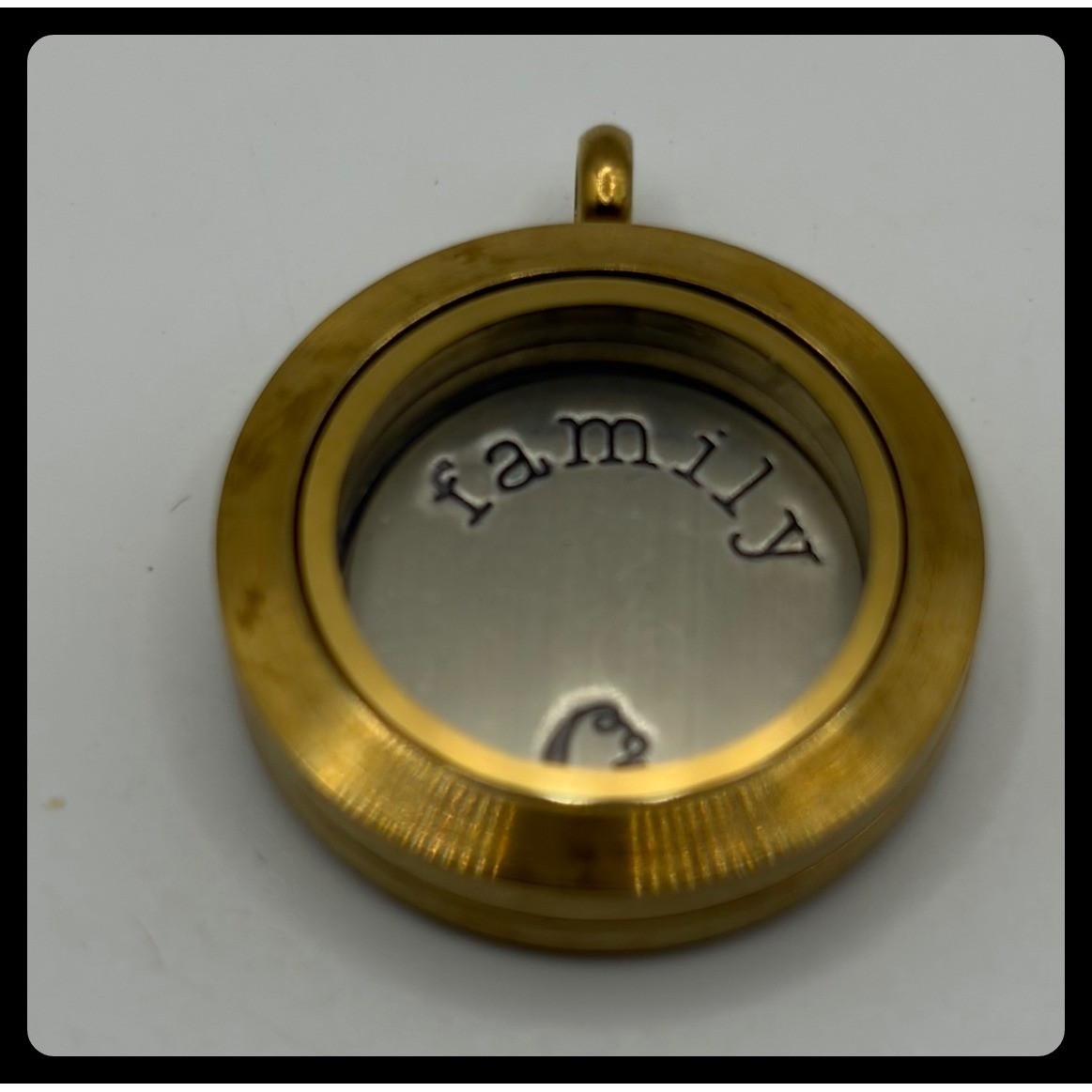 Origami Owl Locket Pendant Womens Gold Family Plate Charm Living Locket Round