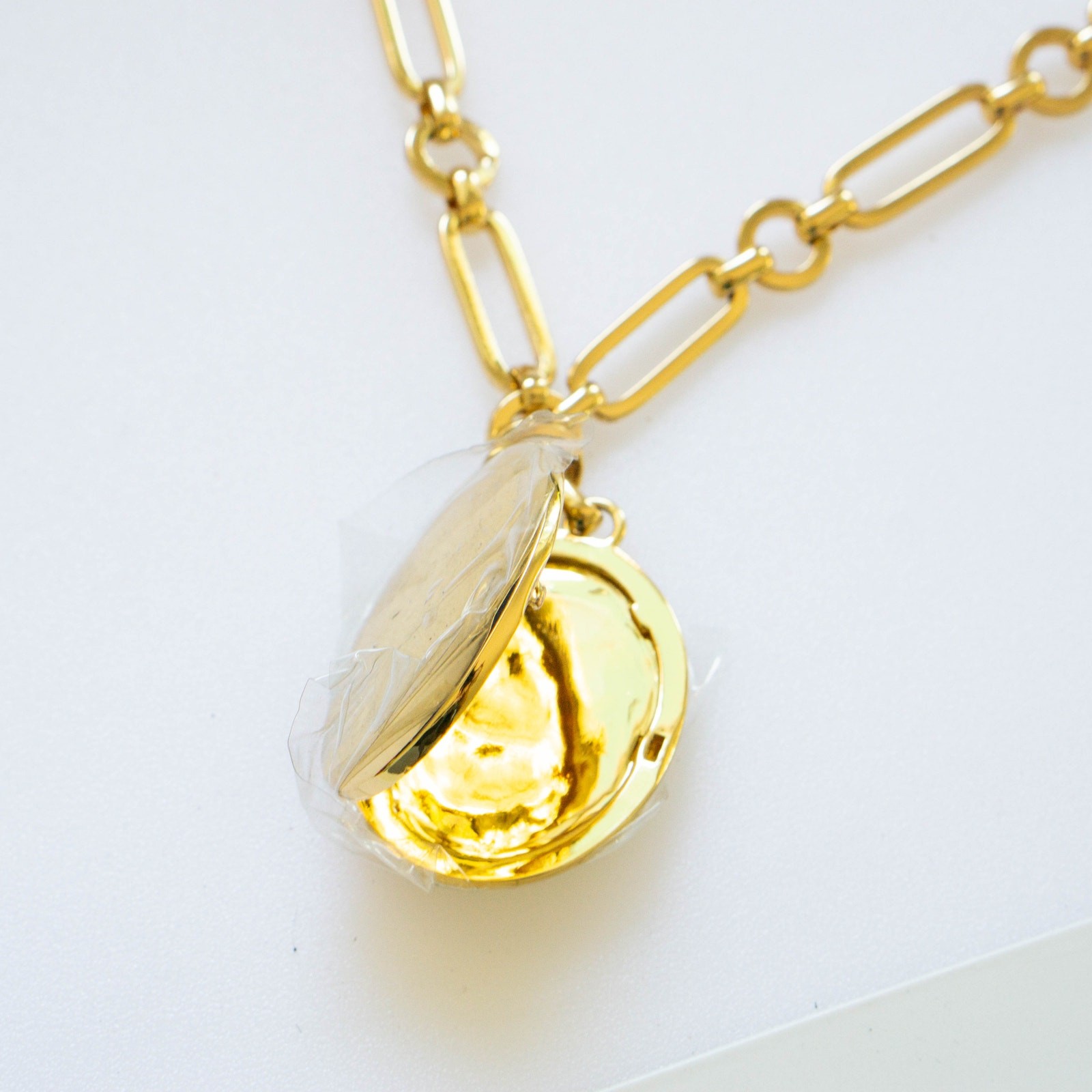 J.Crew Chain Link Oval Locket Gold Necklace